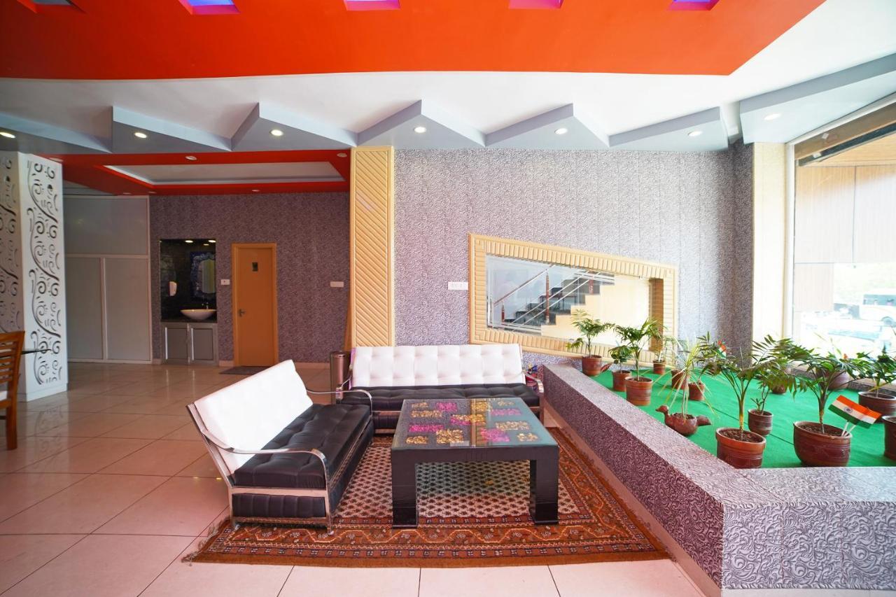Oyo 39539 Hotel Vansh & Restaurant Kashipur Exterior foto